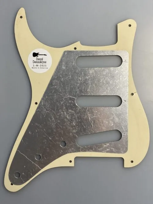 Relic Stratocaster Cream 3-ply Pickguard, 8 holes